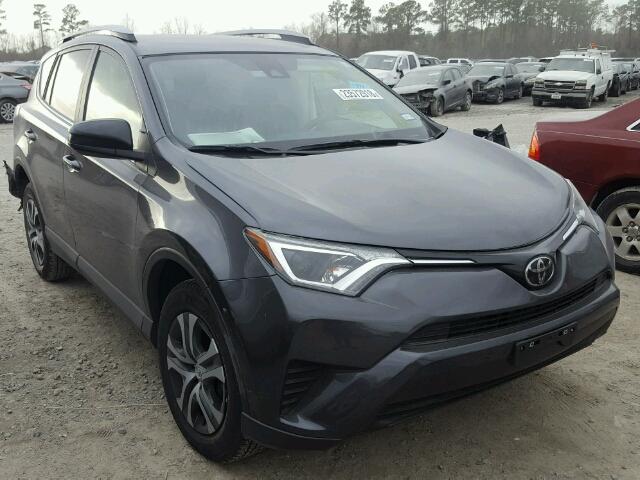 JTMZFREV4HJ722012 - 2017 TOYOTA RAV4 LE GRAY photo 1