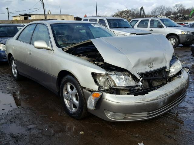 JT8BF28G8W5018082 - 1998 LEXUS ES 300 SILVER photo 1