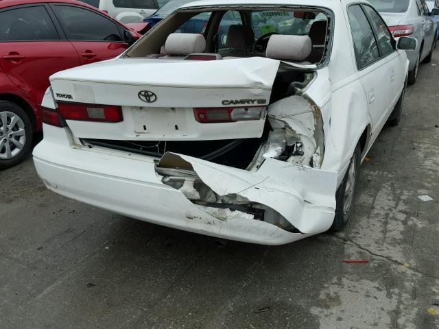 4T1BG22KXVU086119 - 1997 TOYOTA CAMRY CE WHITE photo 9