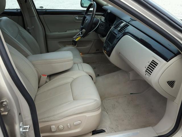 1G6KD57Y79U122997 - 2009 CADILLAC DTS TAN photo 5