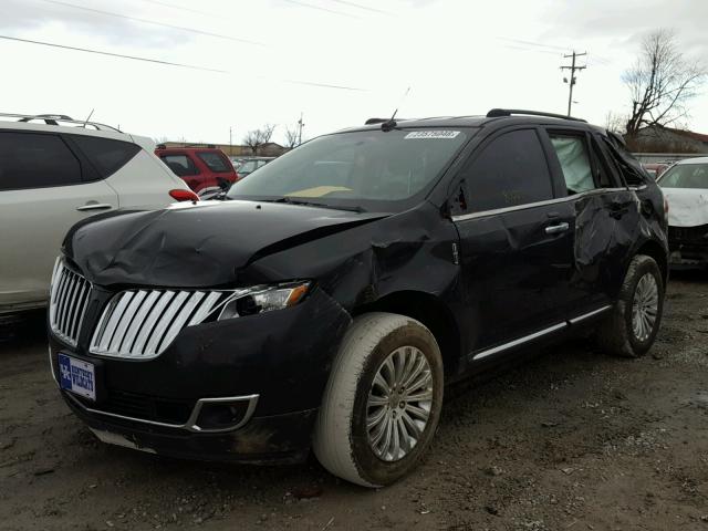 2LMDJ8JK6DBL32963 - 2013 LINCOLN MKX BLACK photo 2