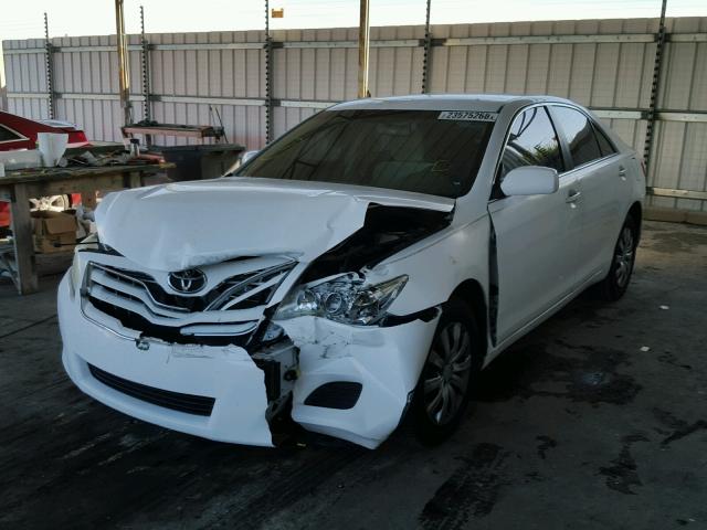 4T1BF3EK0BU726029 - 2011 TOYOTA CAMRY BASE WHITE photo 2