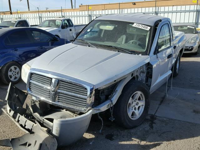 1D7HW48P37S199124 - 2007 DODGE DAKOTA QUA SILVER photo 2