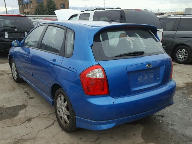 KNAFE162655106308 - 2005 KIA SPECTRA5 BLUE photo 3