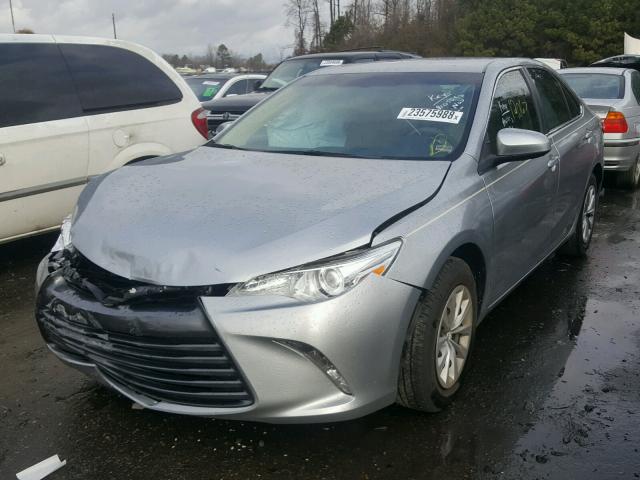 4T1BF1FK8FU061924 - 2015 TOYOTA CAMRY LE SILVER photo 2