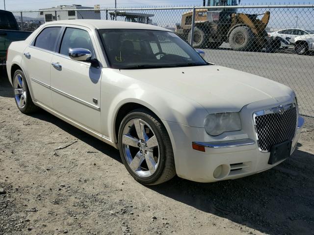 2C3KA53G28H334571 - 2008 CHRYSLER 300 TOURIN WHITE photo 1