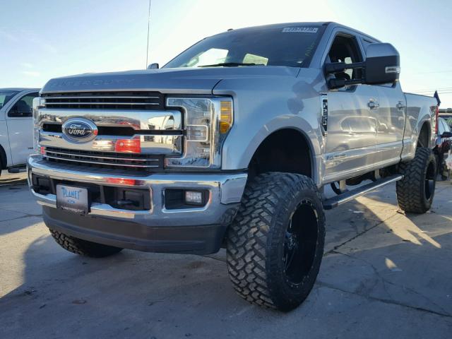 1FT7W2BT1HEB99977 - 2017 FORD F250 SUPER SILVER photo 2