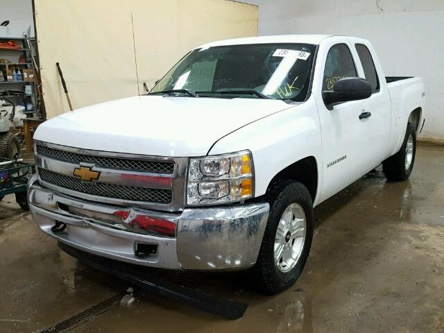 1GCRKPE73DZ165851 - 2013 CHEVROLET SILVERADO WHITE photo 2