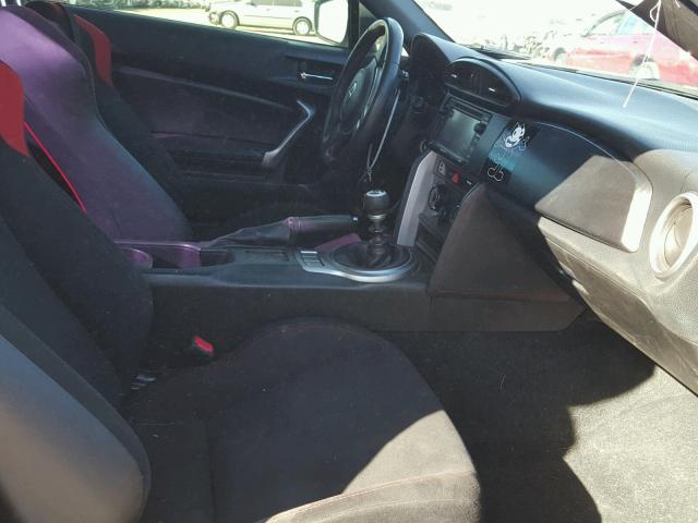 JF1ZNAA16E9704301 - 2014 TOYOTA SCION FR-S თეთრი ფოტო 5