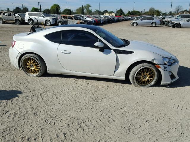 JF1ZNAA16E9704301 - 2014 TOYOTA SCION FR-S WHITE photo 9