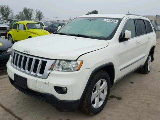 1J4RR4GG6BC712841 - 2011 JEEP GRAND CHER WHITE photo 2