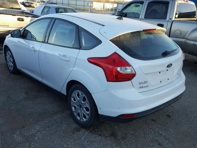 1FAHP3K21CL145958 - 2012 FORD FOCUS SE WHITE photo 3