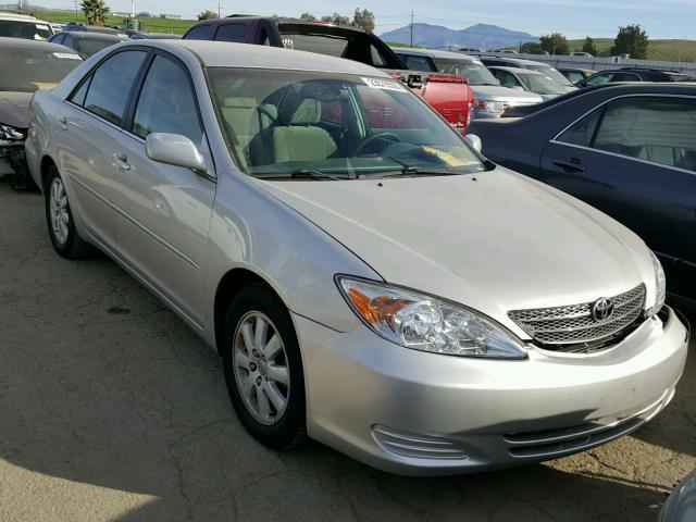 4T1BE32K42U089377 - 2002 TOYOTA CAMRY LE SILVER photo 1