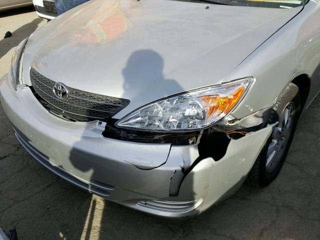 4T1BE32K42U089377 - 2002 TOYOTA CAMRY LE SILVER photo 9