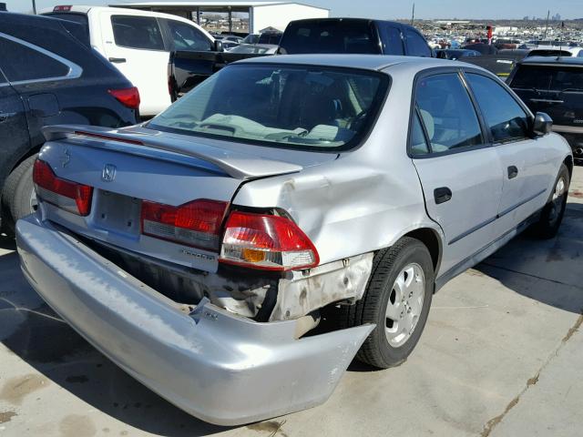 1HGCF85432A032610 - 2002 HONDA ACCORD DX SILVER photo 4