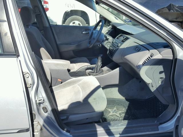 1HGCF85432A032610 - 2002 HONDA ACCORD DX SILVER photo 5