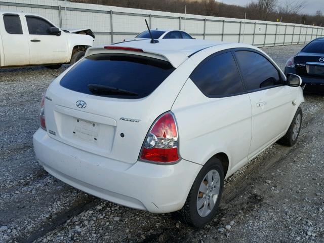 KMHCM3AC1BU188921 - 2011 HYUNDAI ACCENT GL WHITE photo 4