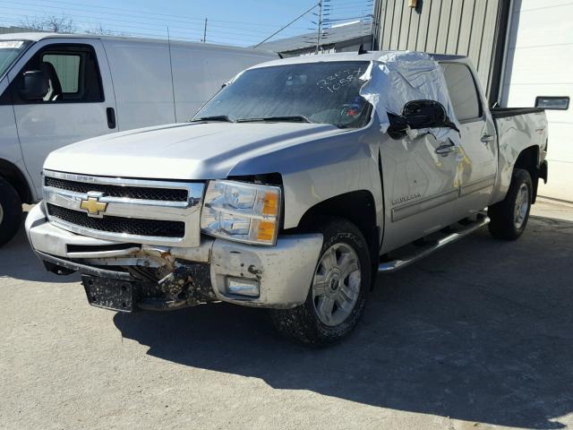 3GCPKTE30BG392621 - 2011 CHEVROLET SILVERADO SILVER photo 2