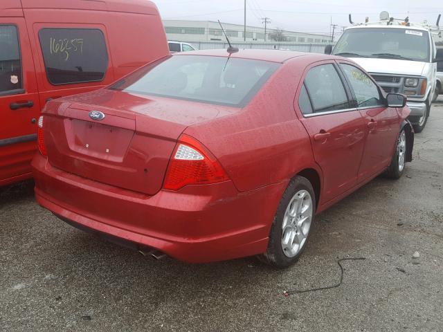 3FAHP0HA4BR133218 - 2011 FORD FUSION SE RED photo 4