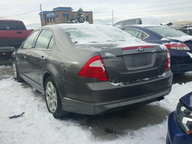 3FAHP0HA4BR338781 - 2011 FORD FUSION SE GRAY photo 3