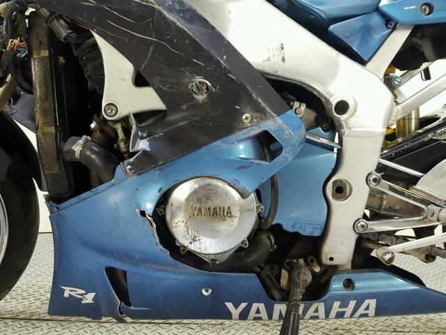 JYARN05E81A009503 - 2001 YAMAHA YZFR1 BLUE photo 11