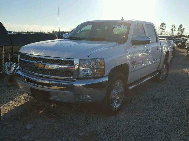 3GCPCSE02DG167813 - 2013 CHEVROLET SILVERADO WHITE photo 2