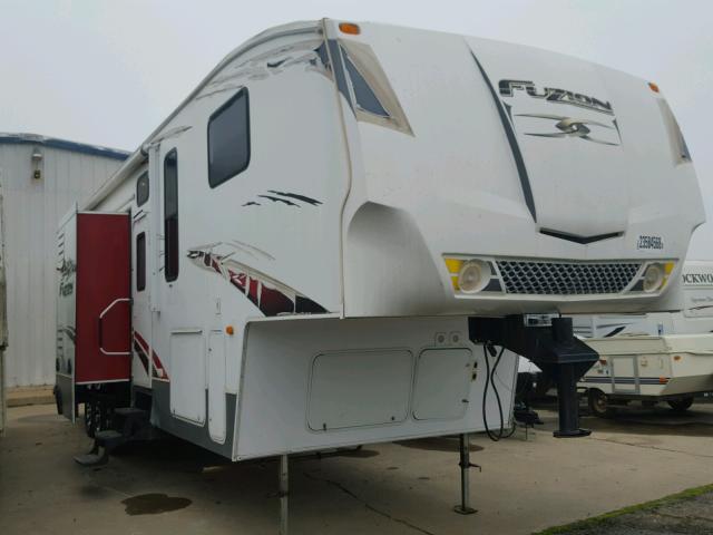4YDF403279F811202 - 2009 KEYSTONE FUZION WHITE photo 1