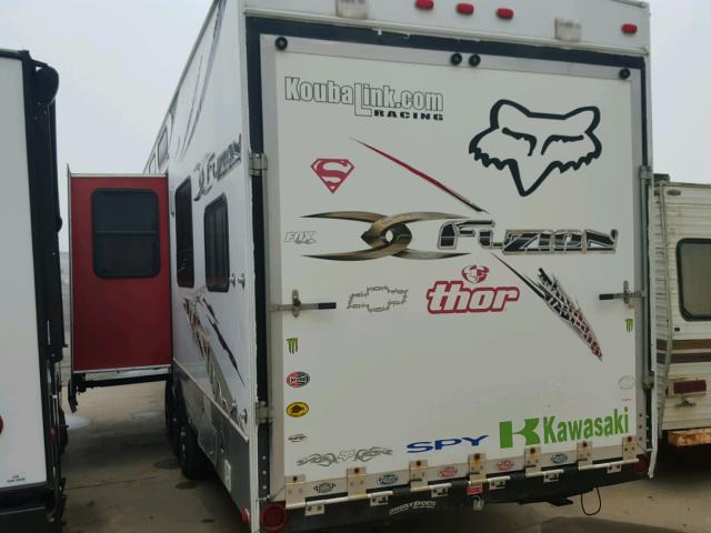 4YDF403279F811202 - 2009 KEYSTONE FUZION WHITE photo 3