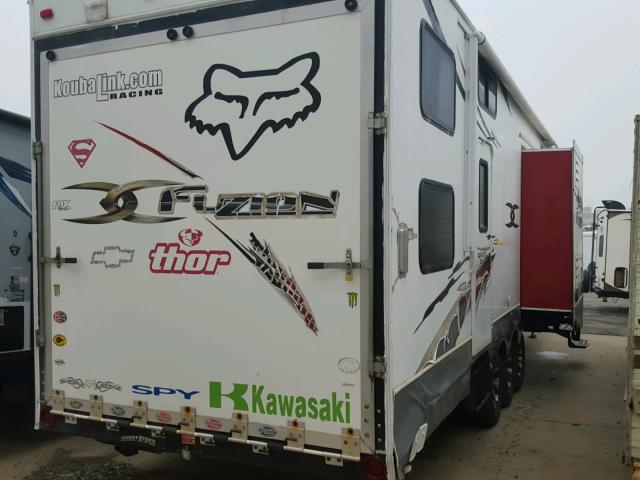 4YDF403279F811202 - 2009 KEYSTONE FUZION WHITE photo 4