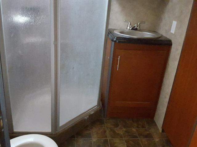 4YDF403279F811202 - 2009 KEYSTONE FUZION WHITE photo 8