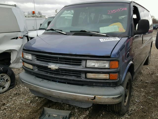 1GAHG39R5V1094694 - 1997 CHEVROLET EXPRESS G3 BLUE photo 2