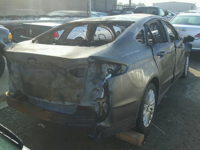 3FA6P0PU4GR187595 - 2016 FORD FUSION SE GRAY photo 4