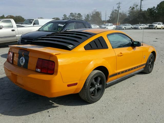 1ZVFT80N975337496 - 2007 FORD MUSTANG ORANGE photo 4