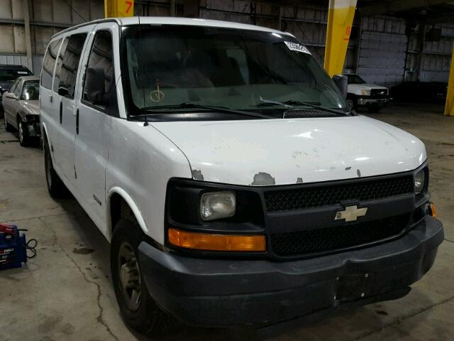 1GAGG25U841223719 - 2004 CHEVROLET EXPRESS G2 WHITE photo 1