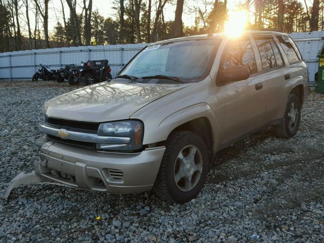 1GNDT13S872187568 - 2007 CHEVROLET TRAILBLAZE GOLD photo 2