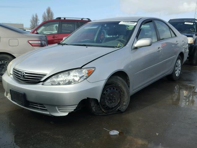 4T1BE32K96U122797 - 2006 TOYOTA CAMRY LE SILVER photo 2