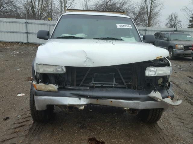 1GCGC24U01Z316770 - 2001 CHEVROLET SILVERADO WHITE photo 9