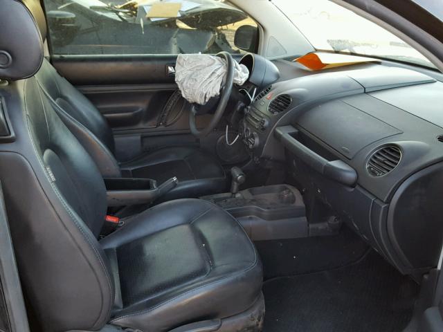 3VWRW31C57M507528 - 2007 VOLKSWAGEN NEW BEETLE 黑色 照片 5