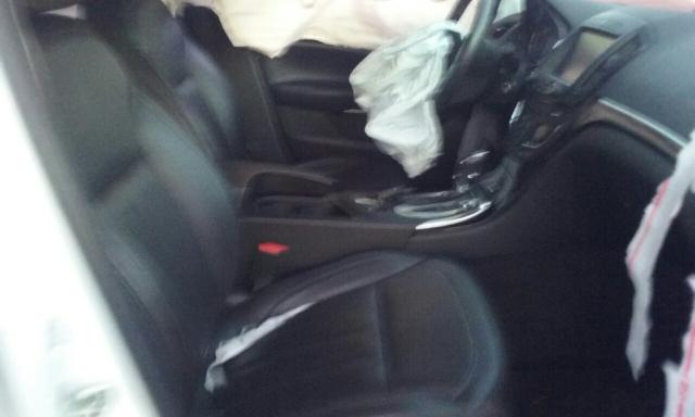 2G4GK5EX0G9169975 - 2016 BUICK REGAL WHITE photo 5