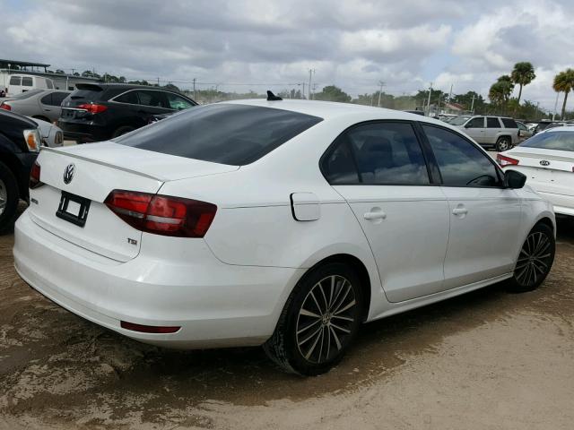 3VWD17AJXGM249943 - 2016 VOLKSWAGEN JETTA SPOR WHITE photo 4