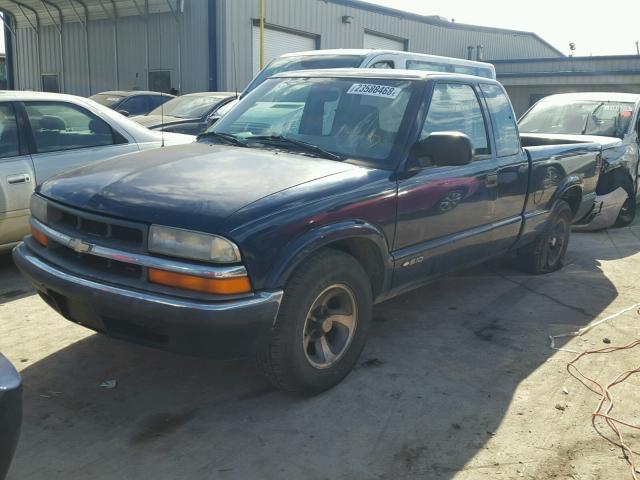 1GCCS19W628125058 - 2002 CHEVROLET S TRUCK S1 BLUE photo 2