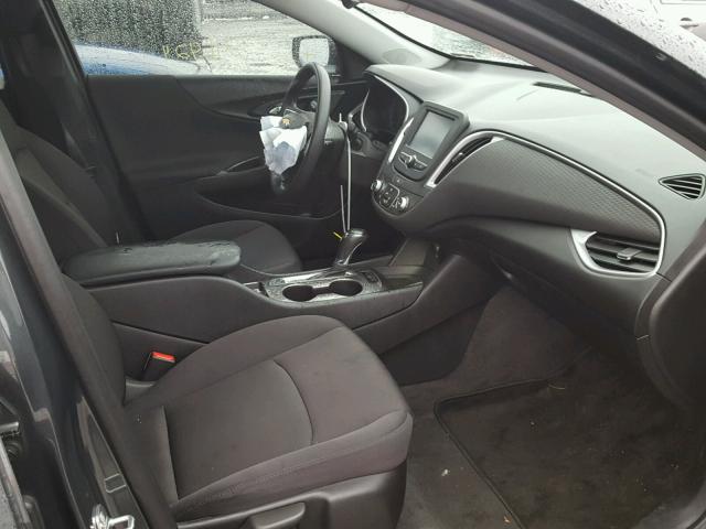 1G1ZB5ST6HF162089 - 2017 CHEVROLET MALIBU LS ნაცრისფერი ფოტო 5