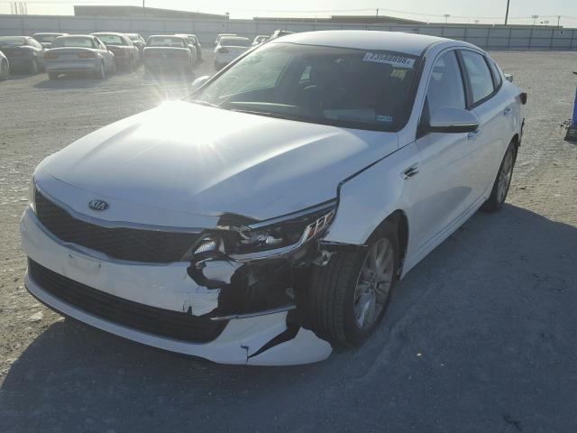 5XXGT4L36GG045293 - 2016 KIA OPTIMA LX WHITE photo 2