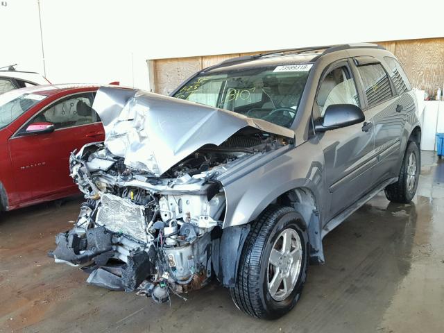 2CNDL23F456162020 - 2005 CHEVROLET EQUINOX LS SILVER photo 2