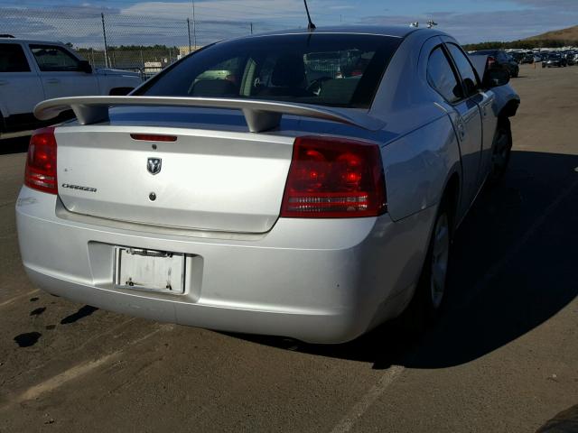 2B3KA43R28H102027 - 2008 DODGE CHARGER SILVER photo 4