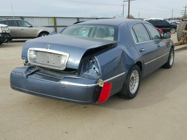 1LNHM82WX5Y628742 - 2005 LINCOLN TOWN CAR S BLUE photo 4