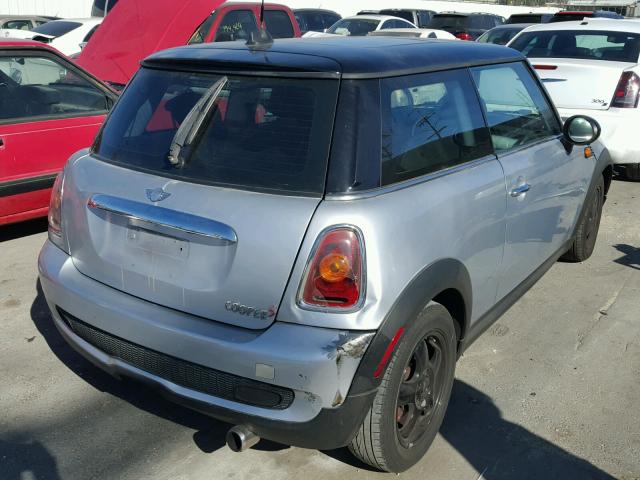 WMWMF33558TT66066 - 2008 MINI COOPER SILVER photo 4