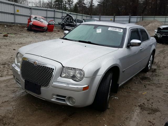 2C3LK63H37H650608 - 2007 CHRYSLER 300C GRAY photo 2