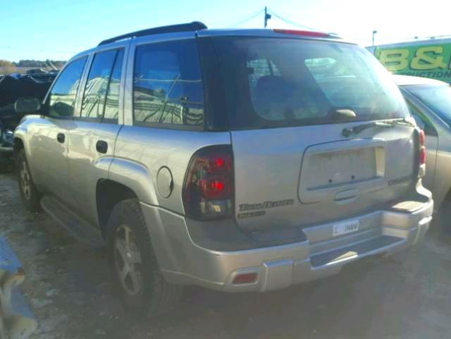 1GNDT13S642390051 - 2004 CHEVROLET TRAILBLAZE SILVER photo 3