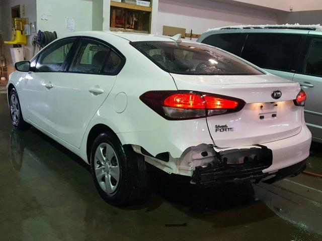 3KPFL4A77HE046321 - 2017 KIA FORTE LX WHITE photo 3